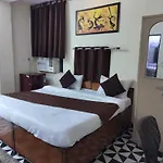 Cr Residency -Near Chanakyapuri Embassy Area