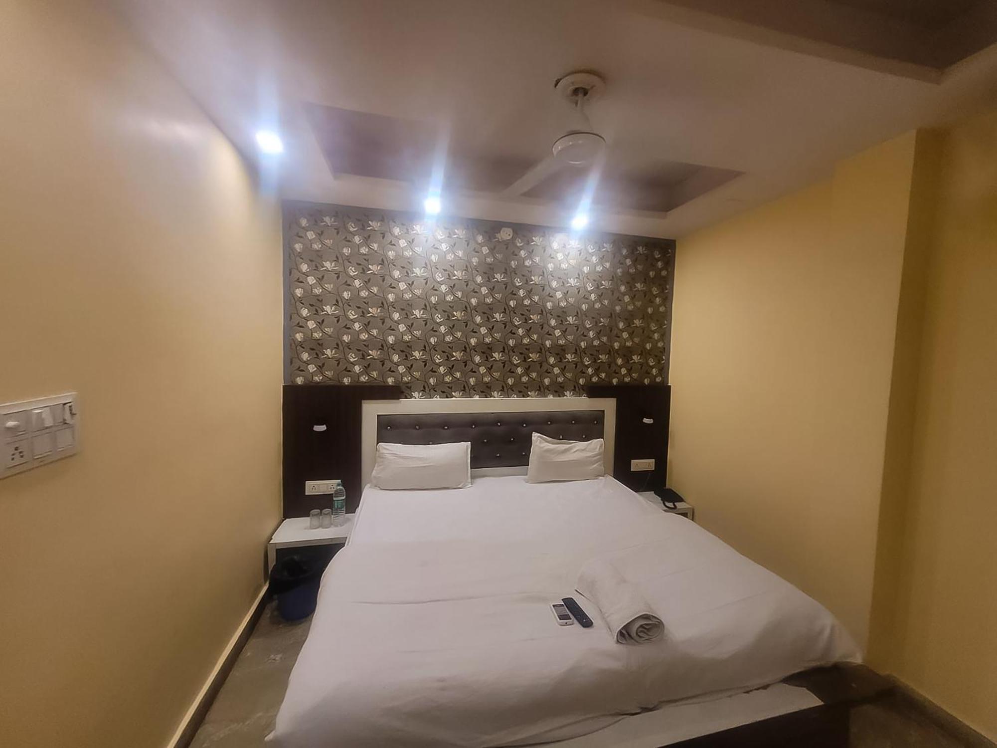 Cr Residency -near Chanakyapuri Embassy Area
