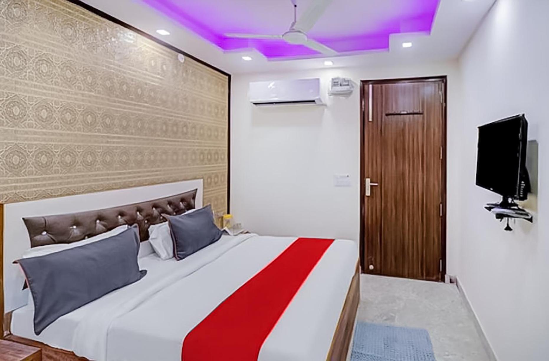 Cr Residency -near Chanakyapuri Embassy Area Hotel