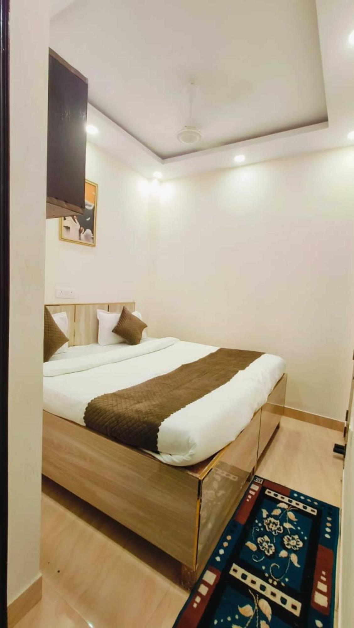 Cr Residency -near Chanakyapuri Embassy Area New Delhi